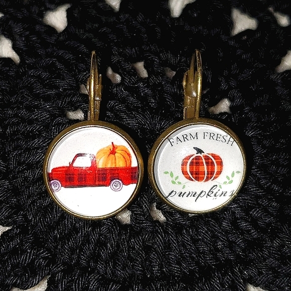 Pair #1 Fall leaves ๐ ๐ mix 14mm cabachon earrings. - Picture 1 of 3